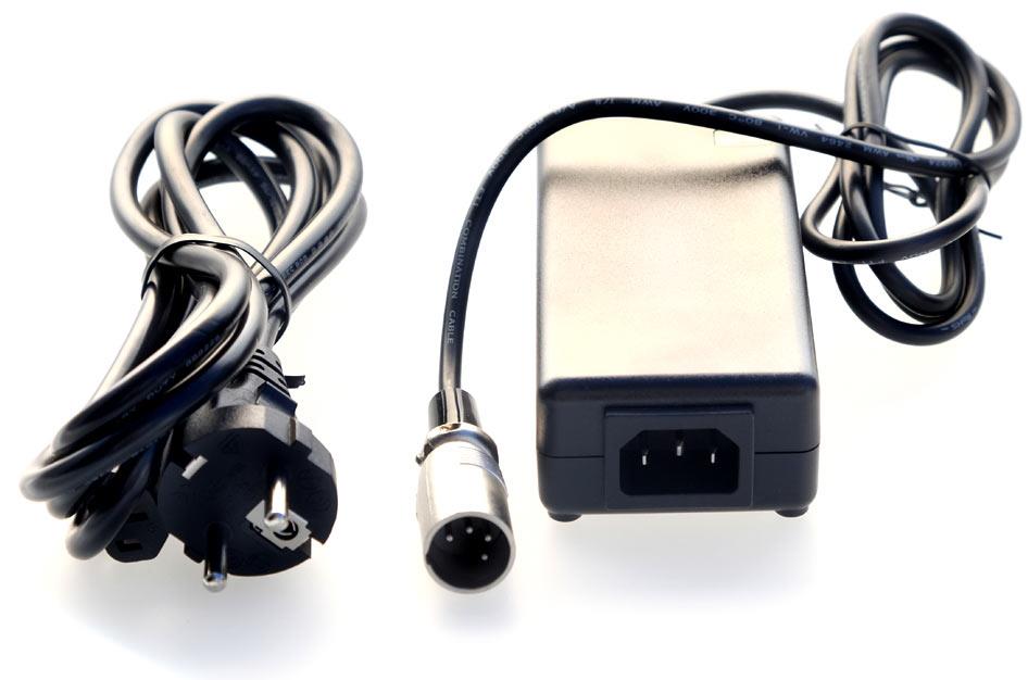 Ladegeraet fuer TRAVELSCOOT® Lithiumakkus