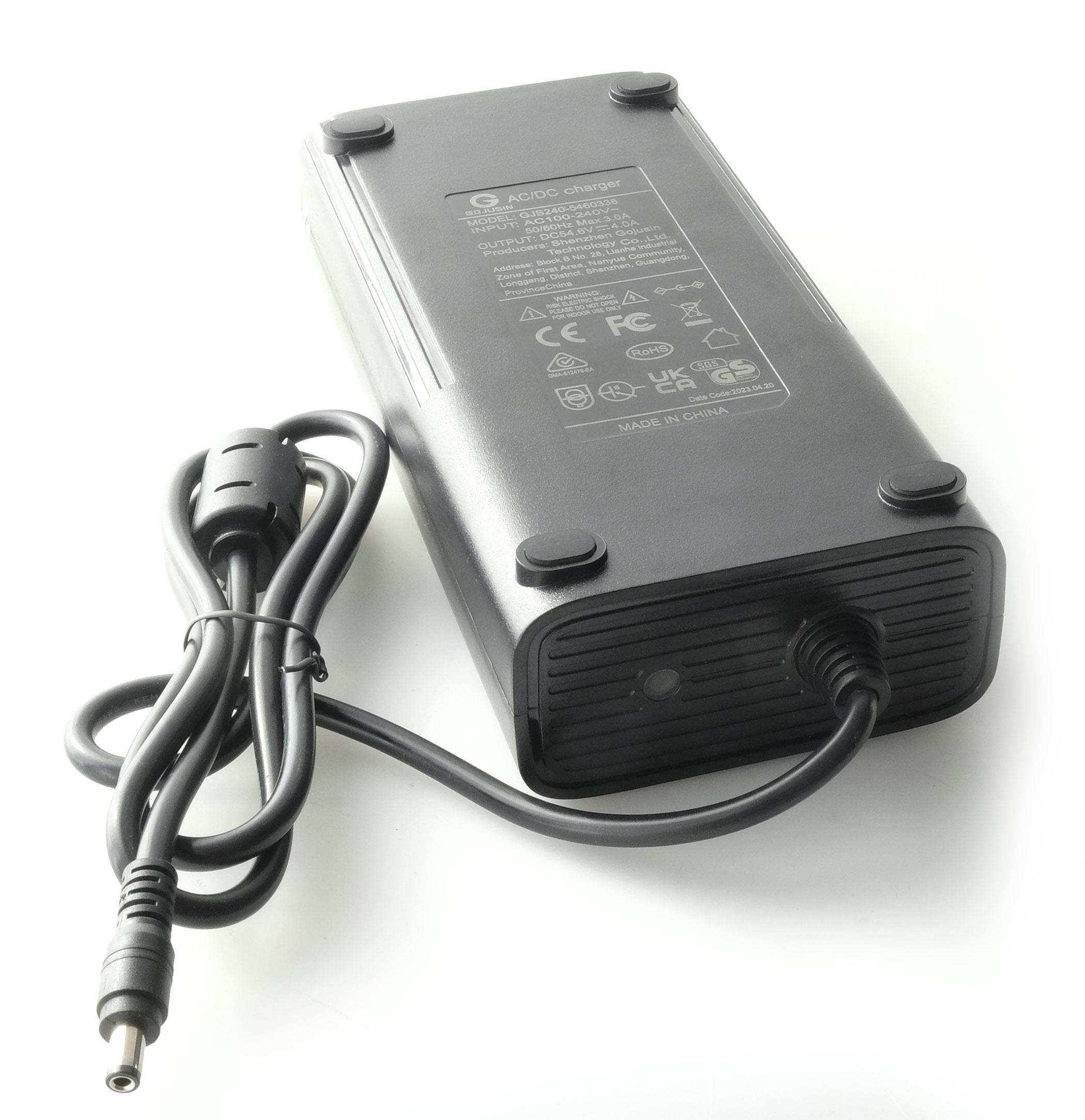 VMAX VX2 Schnelllader 54,6 4A Hohlstecker