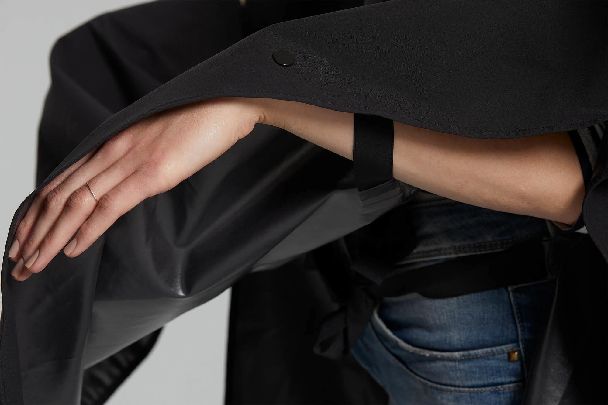 BASIL Poncho Hoga Unisex - schwarz